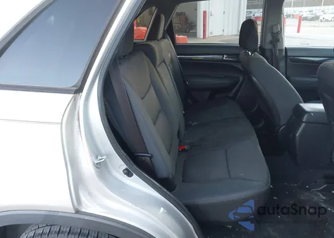 2011 Kia Sorento Lx V6 z USA, uszkodzony, nr VIN 5XYKT4A23BG088059